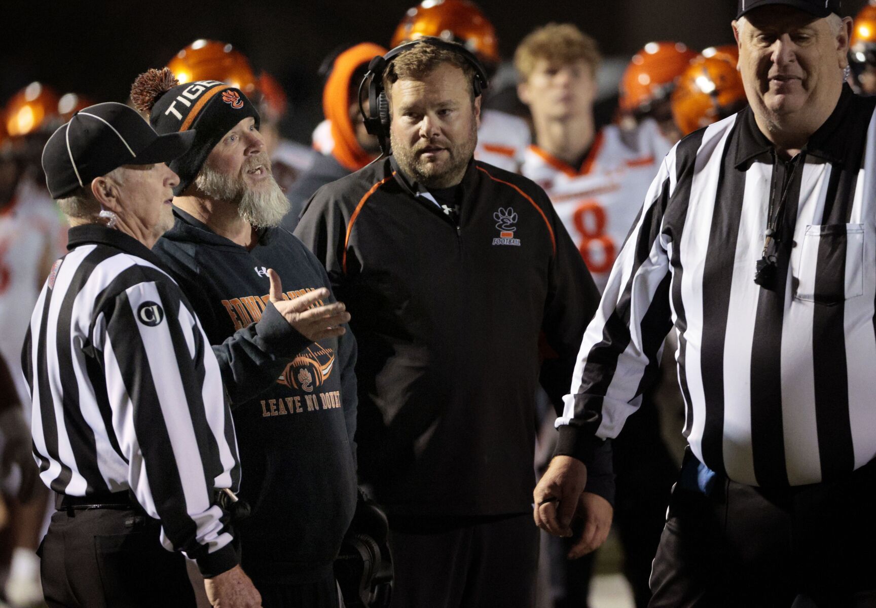 DeSmet stifles Edwardsville 30-15